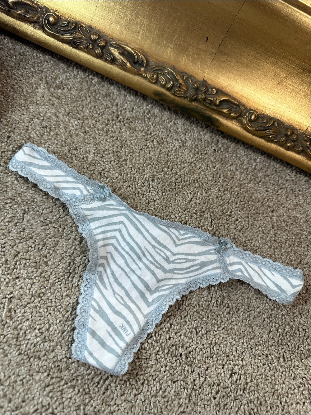 New Pink Victoria's Secret 2011 Extra Low Rise Thong Gray White Zebra Lace